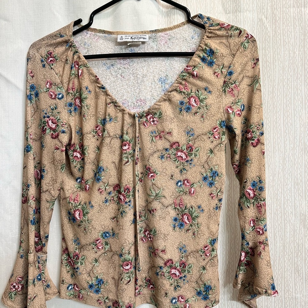 💥SOLD💥Adorable top. Used but great condition. Size medium